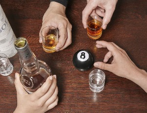 Kugla 8 - igra ispijanja pića