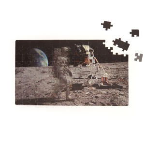 Lentikularne puzle-čovek na mesecu